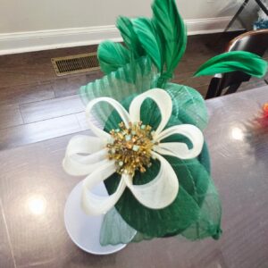Preakness Fascinator - Green and White Flower